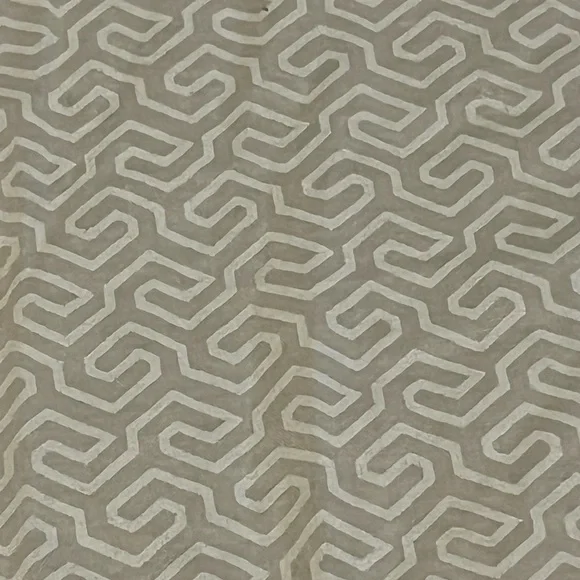 White Embroidered Top- Tunic with keyhole print and embroidered silver sleeves - Picture 4 of 6